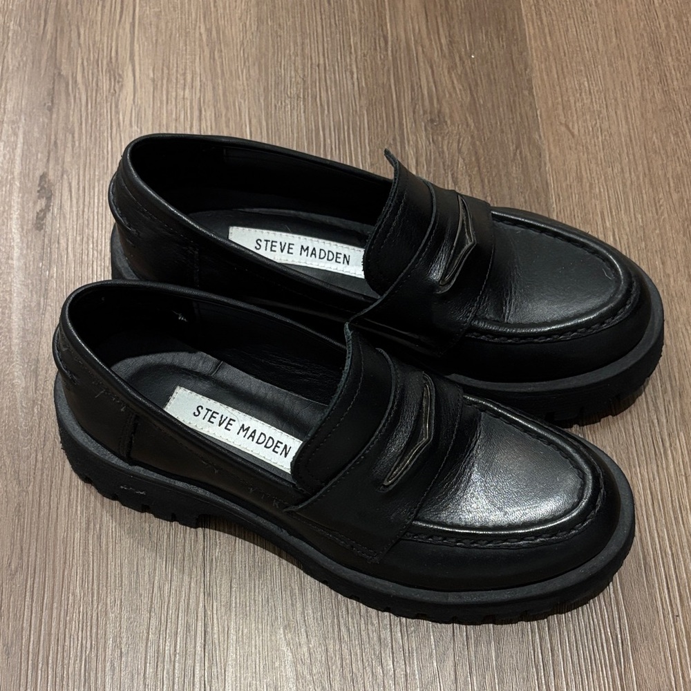 Steve Madden Classic Black Slip-On Loafers
